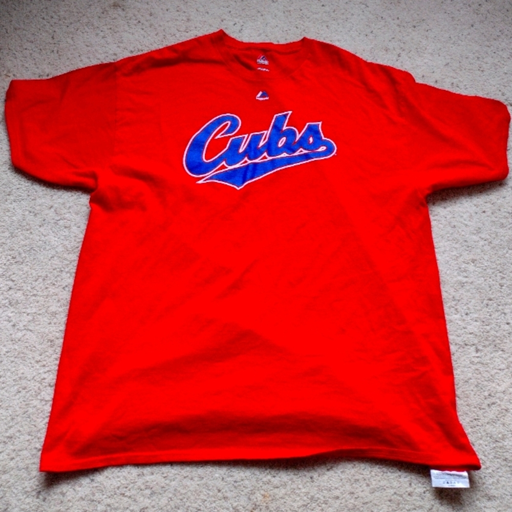 2xl Cubs shirt on a Majestic tag.